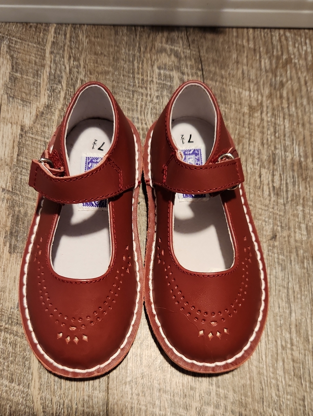 L'Amour Girls' Mary Jane Dress Shoes in Rust Brown
